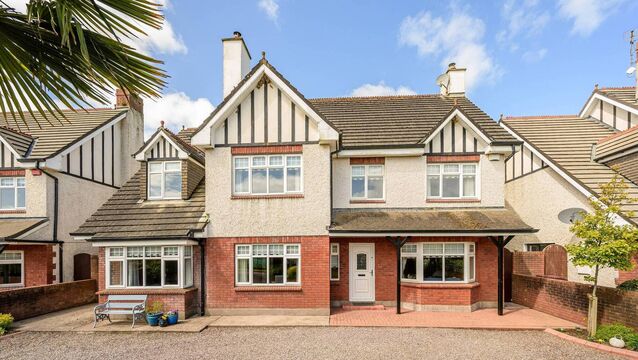 <p>9 Hill Farm Avenue, Model Farm Road</p>