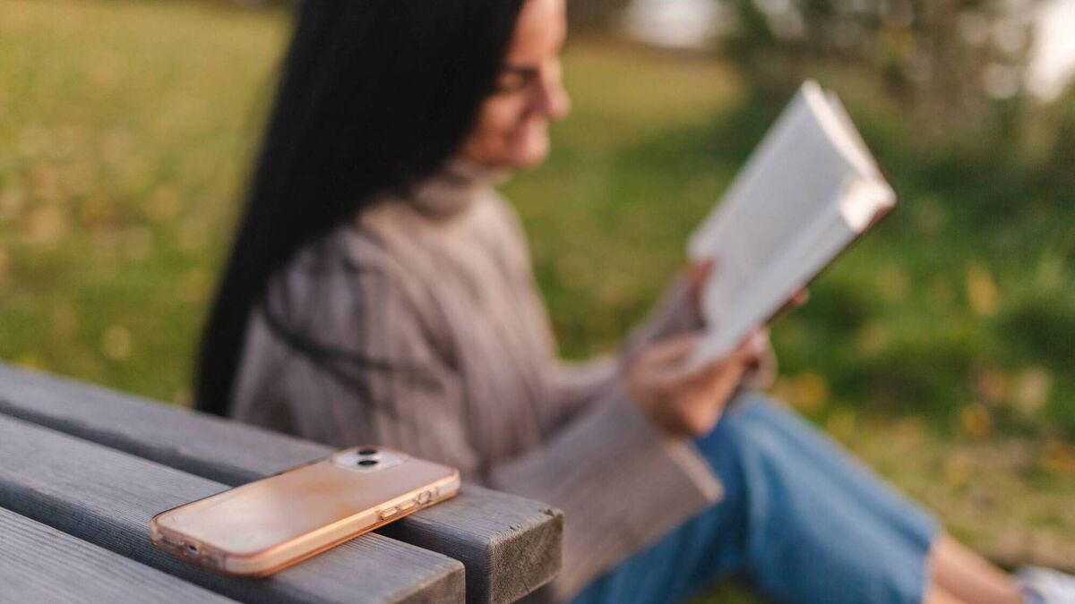 How to do a digital detox and reclaim the time you spend scrolling on your phone