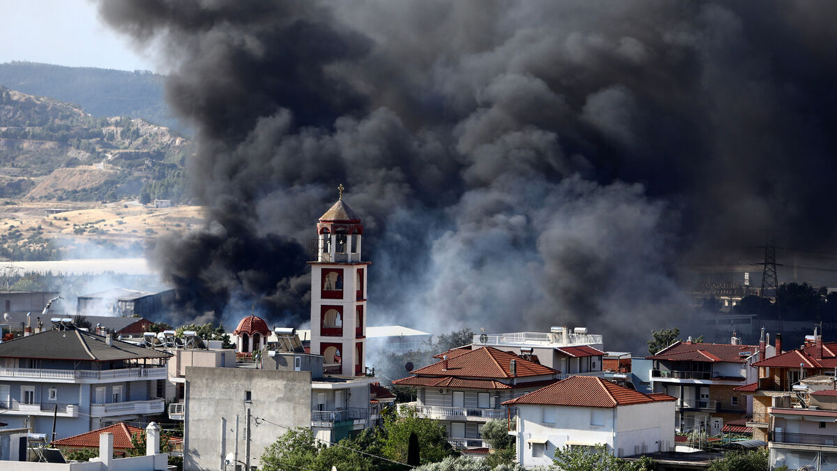 Hundreds of firefighters deployed to battle wildfires in Portugal and Greece