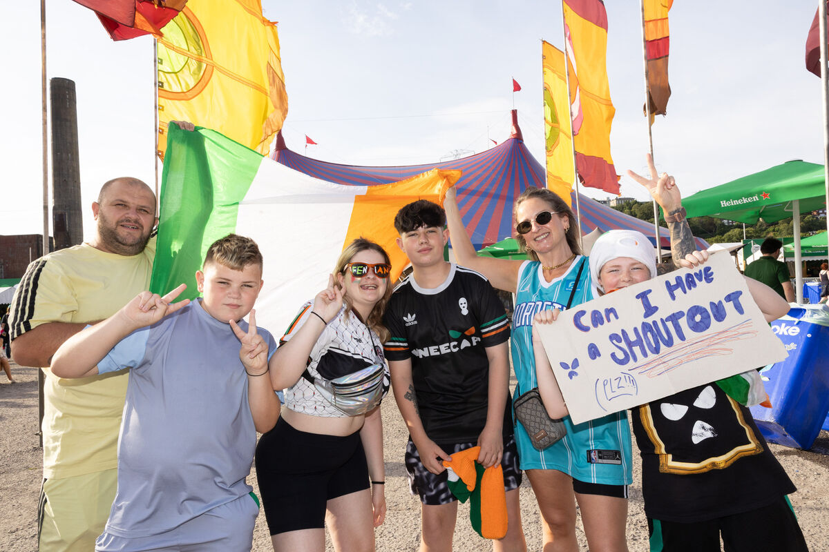Paudie Cooney, Jack Cooney, Knocknaheeny, Heidi White, Blarney Rd, Aaron Hennessy, Knocknaheeny, Aisling White, Blarney Rd and Karlee O’Callaghan, Knocknaheeny going to see Kneecap at Live At The Marquee. Picture: Darragh Kane Paudie Cooney, Jack Cooney, Knocknaheeny, Heidi White, Blarney Rd, Aaron Hennessy, Knocknaheeny, Aisling White, Blarney Rd and Karlee O’Callaghan, Knocknaheeny going to see Kneecap at Live At The Marquee. Picture: Darragh Kane