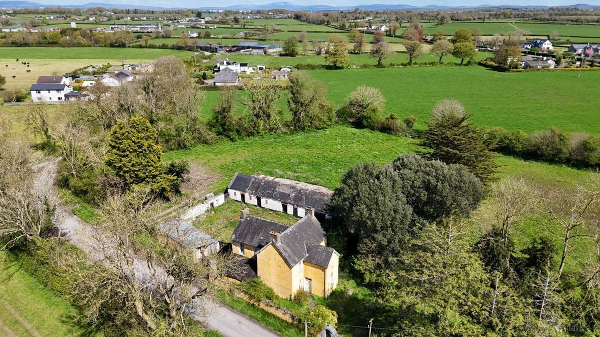 The house and outbuildings on teh 17 acres sold at auction, Newboro, Patrickswell, Co. Limerick.