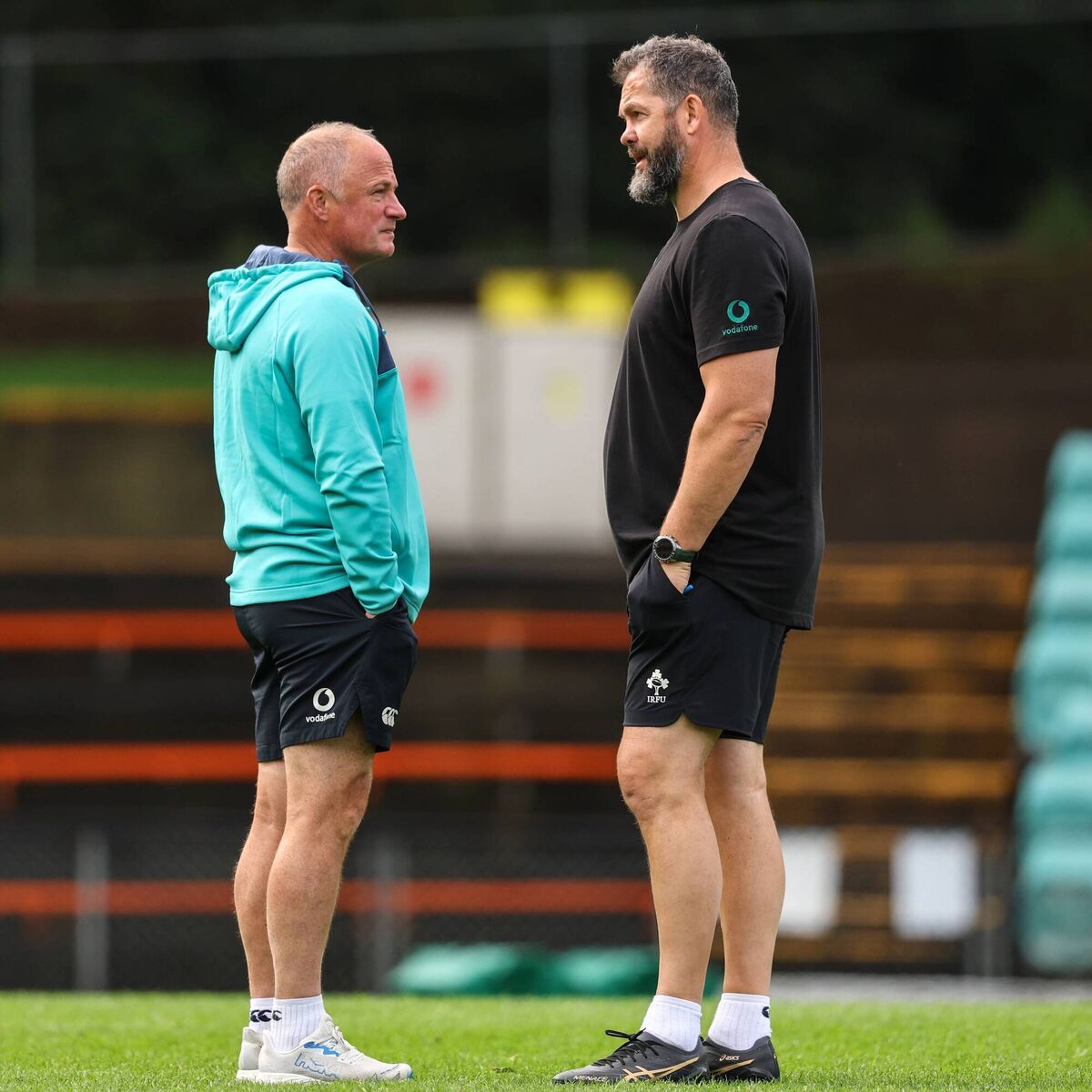 TALKING HEADS: David Humphreys with Ireland head coach Andy Farrell at the Leichhardt Oval in Sydney. Pic: Ben Brady 