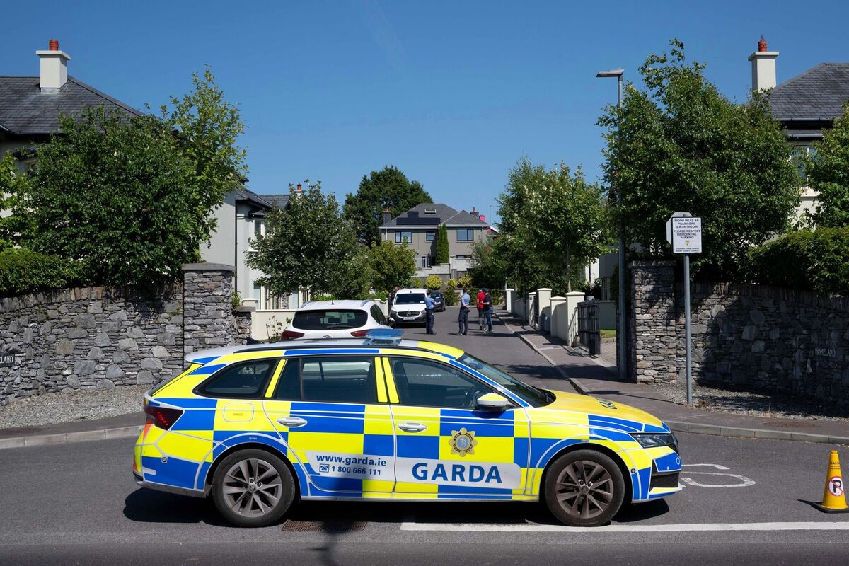 Gardaí at the scene of Homeland Estate, Muckross Rd, Killarney where Ms Carney's body was found on Tuesday. Picture: macmonagle - killarney Gardaí at the scene of Homeland Estate, Muckross Rd, Killarney where Ms Carney's body was found on Tuesday. Picture: macmonagle - killarney