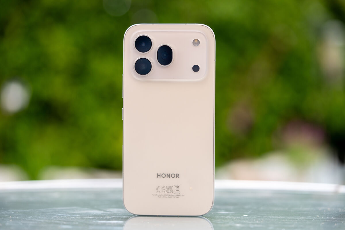 The Honor 600 Pro has a premium design that feels remarkably iPhone-esque. Picture: Noel Campion The Honor 600 Pro has a premium design that feels remarkably iPhone-esque. Picture: Noel Campion