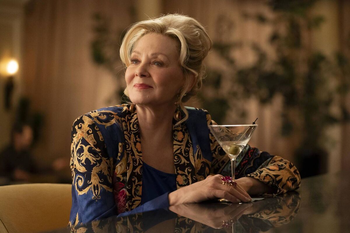 Jean Smart stars in Hacks