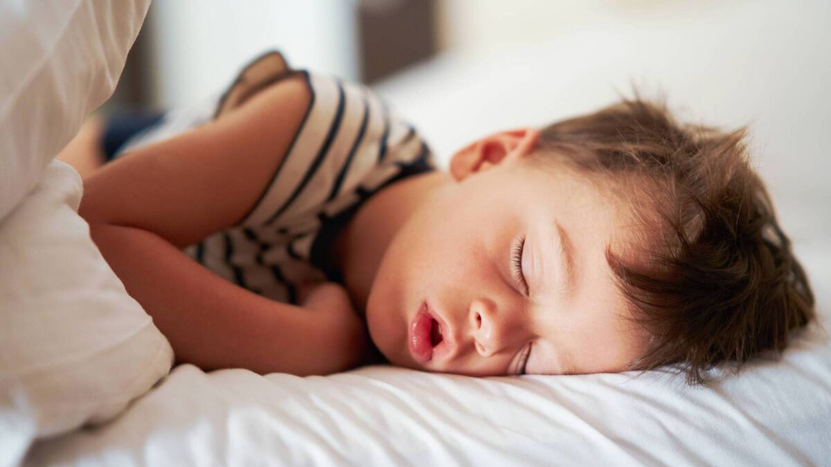 How to help children sleep in summer heat