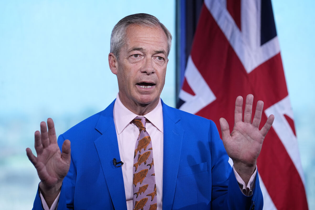 Reform UK leader Nigel Farage is resigning as an MP for Clacton-on-Sea and will contest the upcoming vote in the constituency. It comes as the British parliament's standards commissioner has opened a new investigation into his finances. Reform UK leader Nigel Farage is resigning as an MP for Clacton-on-Sea and will contest the upcoming vote in the constituency. It comes as the British parliament's standards commissioner has opened a new investigation into his finances.