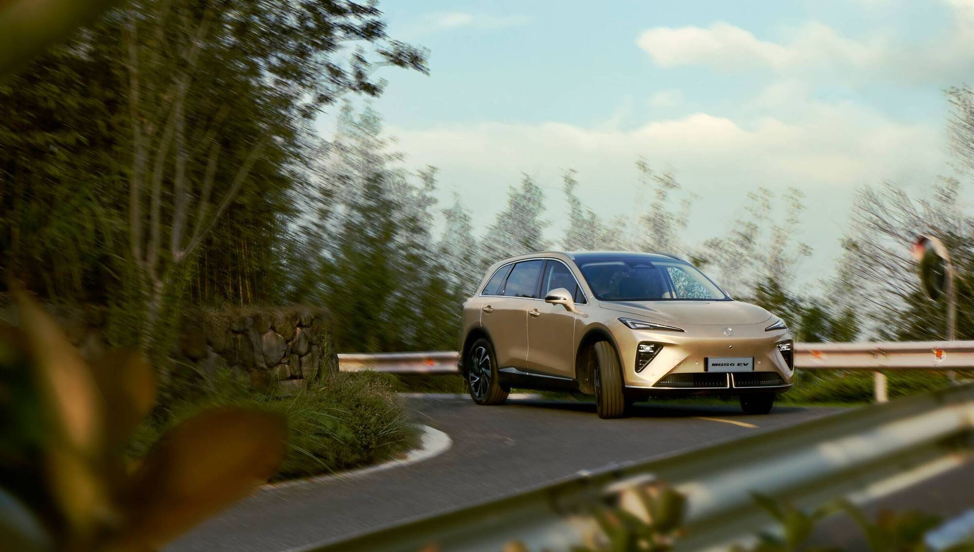 The MG S6 is a bigger, mainstream SUV from the company – pretty much larger than anything they’ve made.
