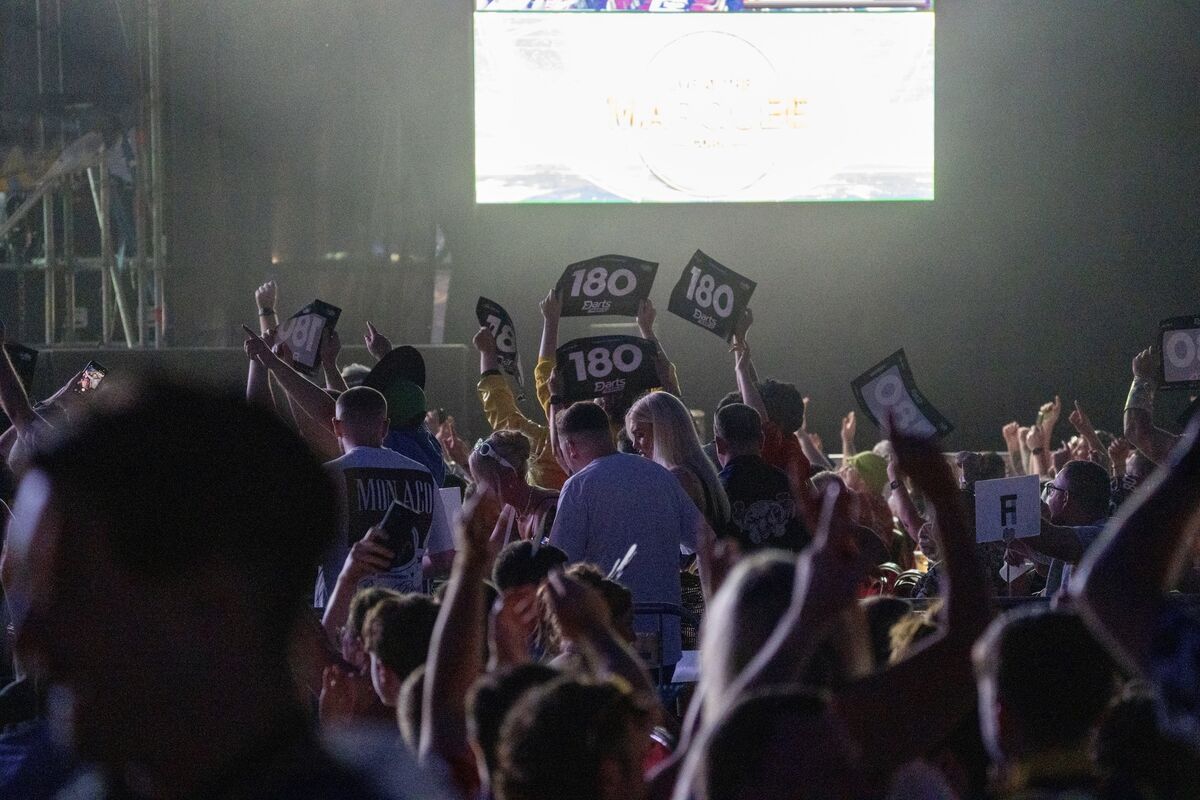 Punters getting revved up at the Marquee Masters. Picture by Noel Sweeney