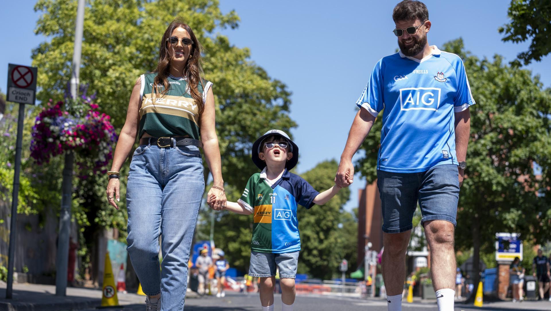 LIVE Minute-by-minute live updates from Dublin v Kerry in theAll-Ireland SFC semi-final