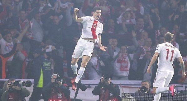 Robert Lewandowski scored a late leveller to deny Scotland.