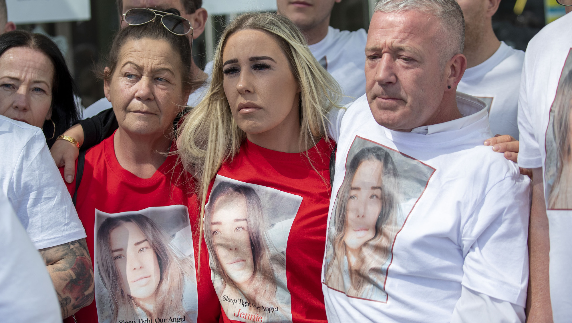 Jennie's Law: Dáil standing ovation for Jennifer Poole's family as domestic violence bill is passed