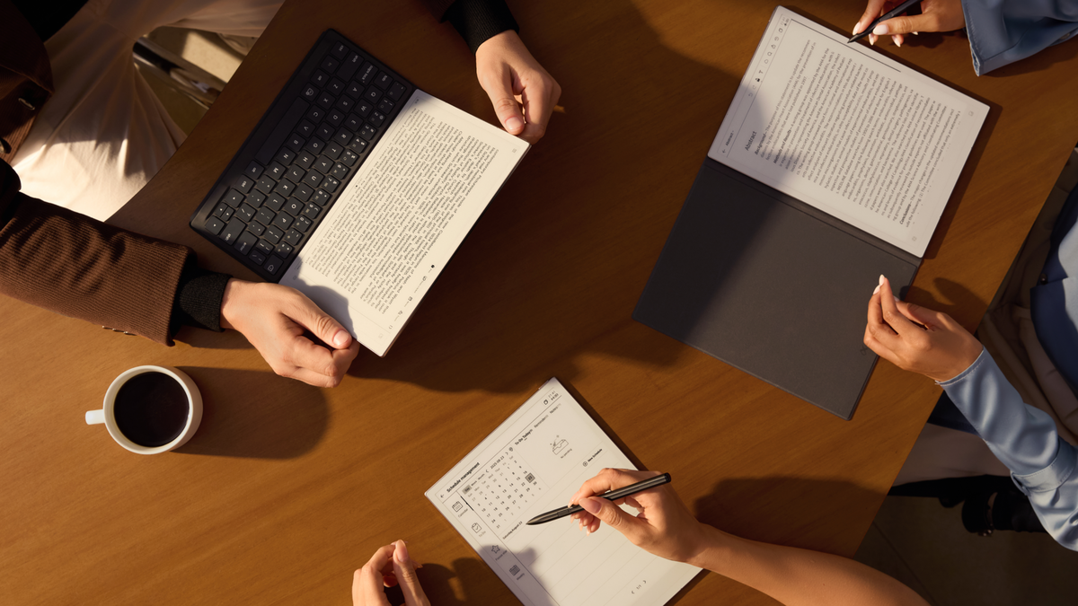 Integrated AI tools can instantly transform long meeting transcripts into structured summaries. Picture: iFytek