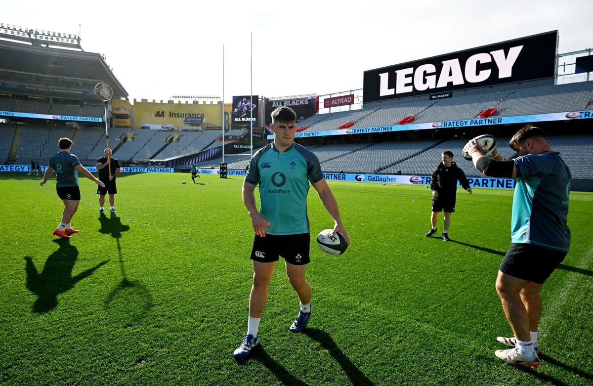 Dan Sheehan and Rónan Kelleher practice their lineout throwing during the Ireland Rugby captain's run at Eden Park in Auckland, New Zealand. Photo by Brendan Moran/Sportsfile
