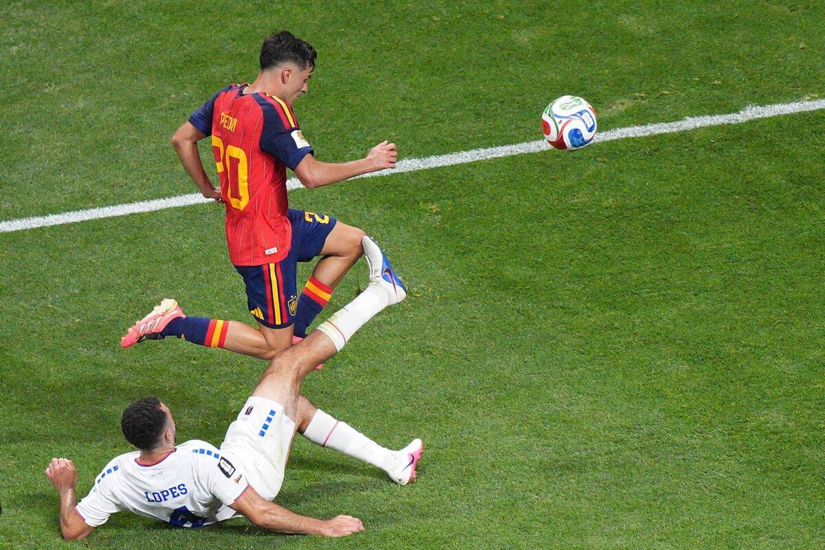 Spain's Pedri collides with Cape Verde's Pico Lopes during their World Cup Group match that ended in a scoreless draw. Cape Verde are still the only team in the tournament who have managed to maintain a clean sheet against the Spaniards. Photo: AP/Jacob Kupferman Spain's Pedri collides with Cape Verde's Pico Lopes during their World Cup Group match that ended in a scoreless draw. Cape Verde are still the only team in the tournament who have managed to maintain a clean sheet against the Spaniards. Photo: AP/Jacob Kupferman