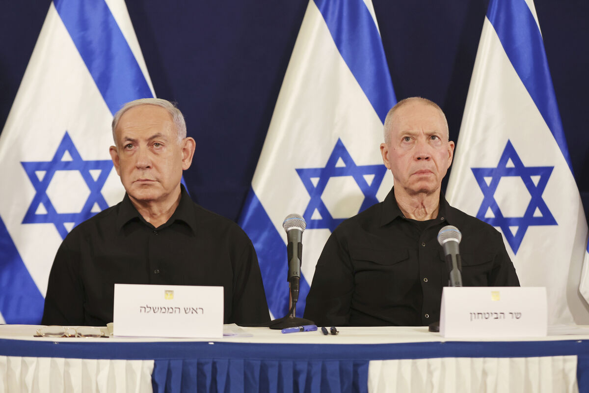 Israeli prime minister Benjamin Netanyahu, left and defence minister Yoav Gallant Israeli prime minister Benjamin Netanyahu, left and defence minister Yoav Gallant