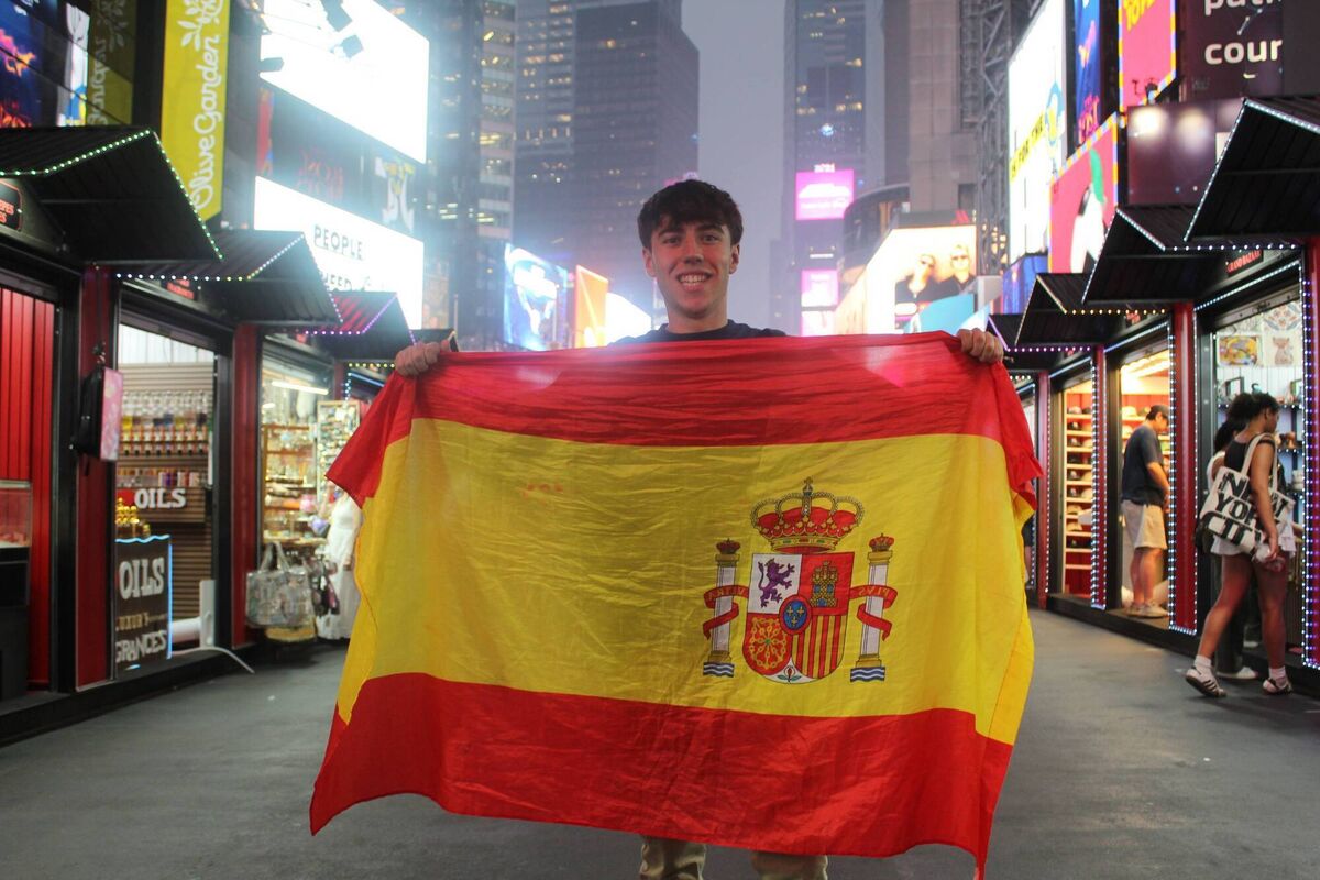 Spain fan Alex Calleja said his ticket for the World Cup final cost 'thousands'. 'We couldn't say no,' Celleja told the Irish Examiner. Photo: Alex Cunningham Spain fan Alex Calleja said his ticket for the World Cup final cost 'thousands'. 'We couldn't say no,' Celleja told the Irish Examiner. Photo: Alex Cunningham