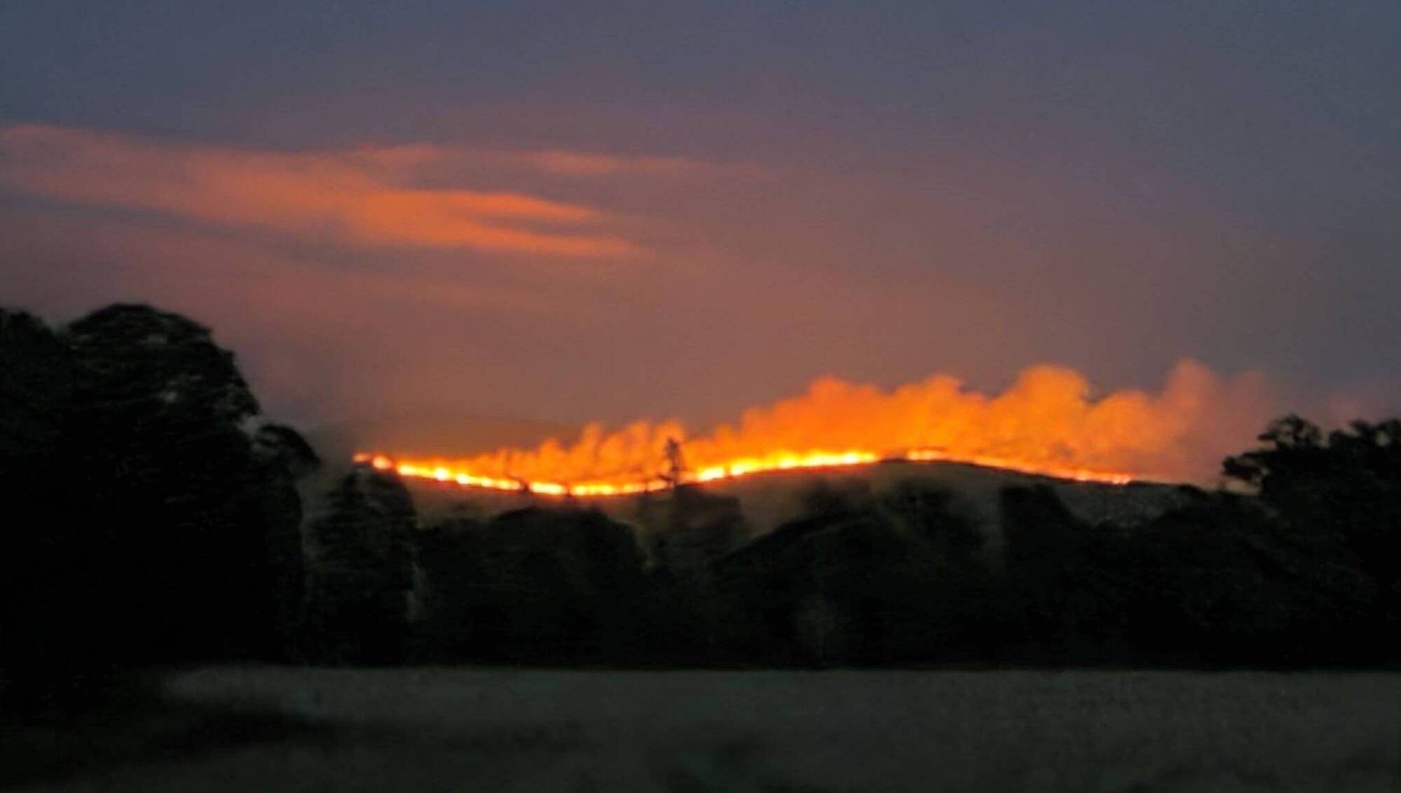 Smoke from Slievenamon wildfire drifts to Cork city as crews battle major blaze
