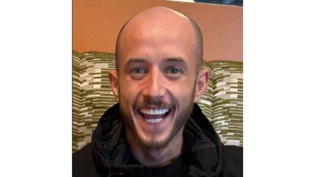 <p>Gardaí are seeking the public’s assistance in tracing the whereabouts of 27-year-old Gerald Walsh, who was reported missing from his home in Mayfield on Monday. </p>