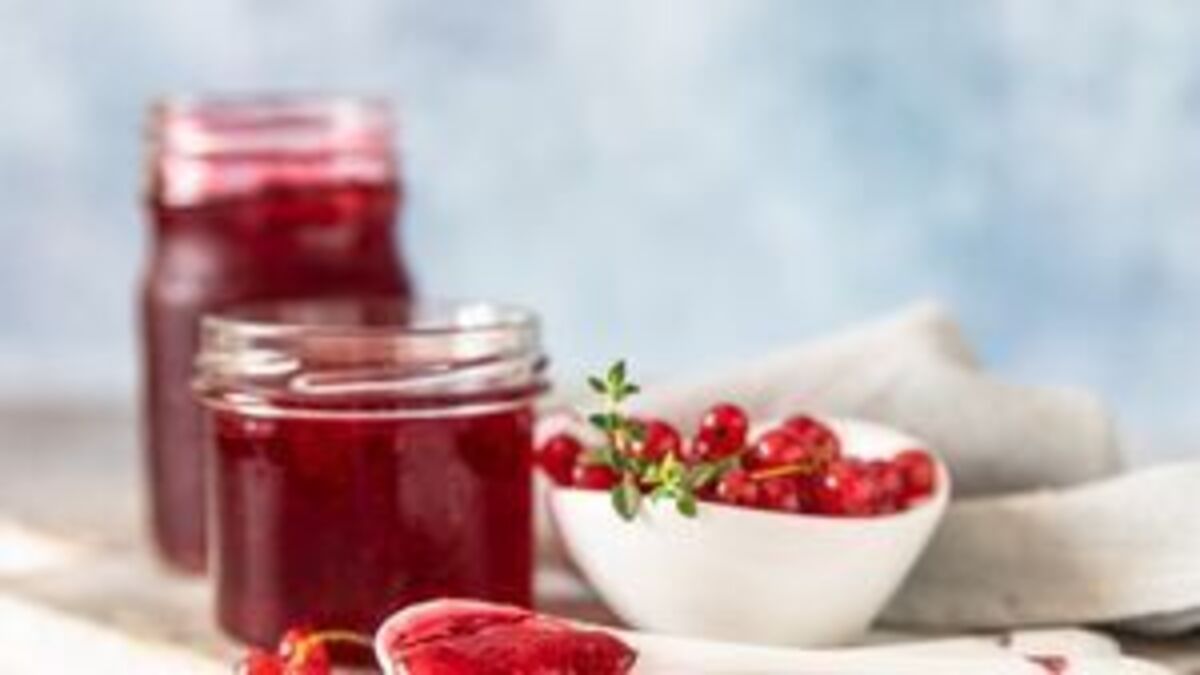 Redcurrant or white currant jelly