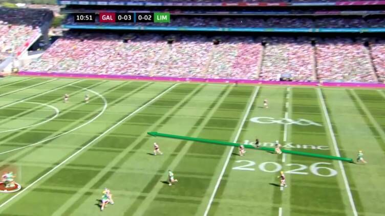 Puckout on Hegarty, with English breaking from deep. Puckout on Hegarty, with English breaking from deep.