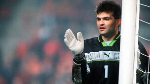 Football grieves for former Newcastle goalkeeper Pavel Srnicek