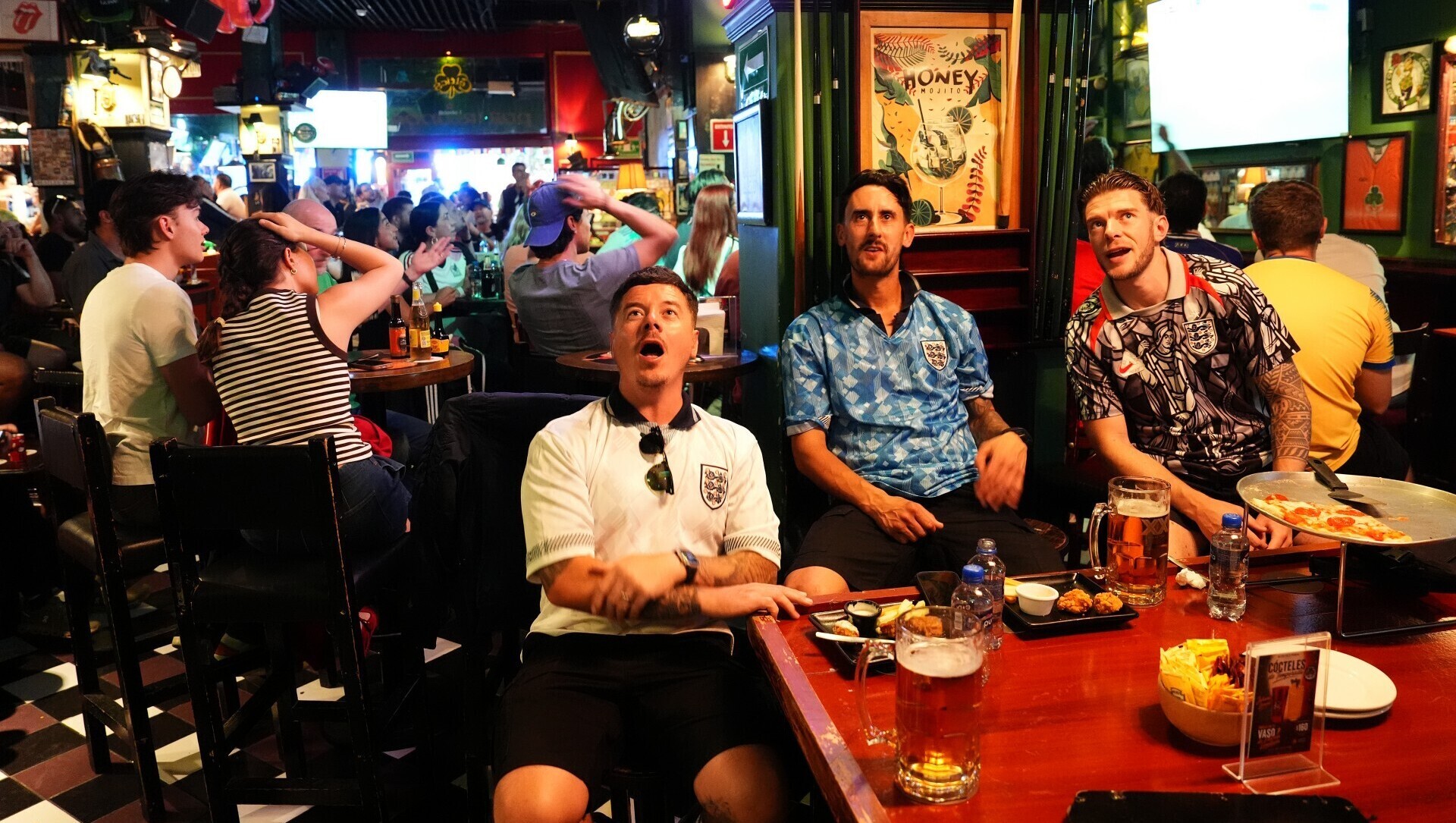 English pubs toast £150m in extra World Cup spending
