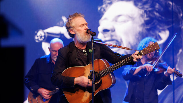 <p> Glen Hansard pictured performing during a special tribute to Shane MacGowan on The Late Late Show.</p>