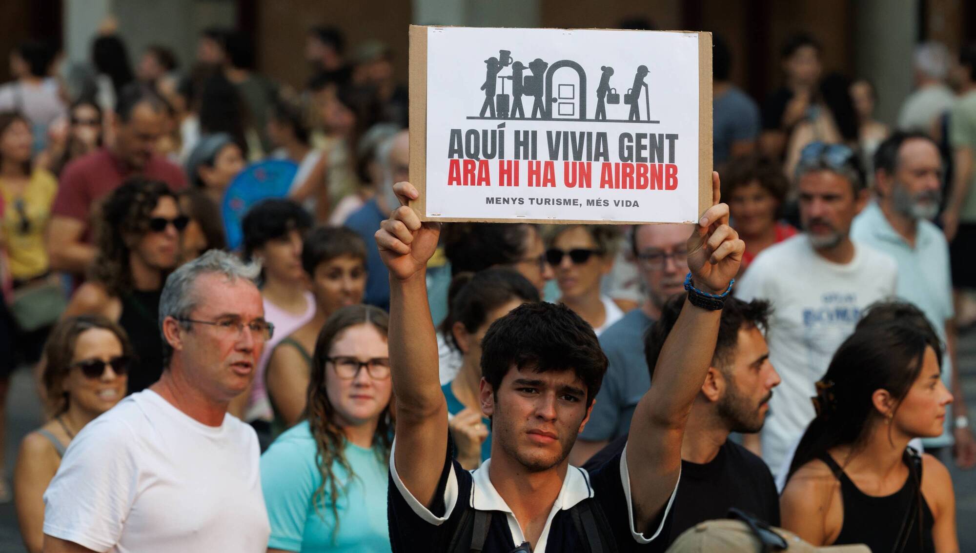 EU will help cities curb Airbnb-style short-term lets