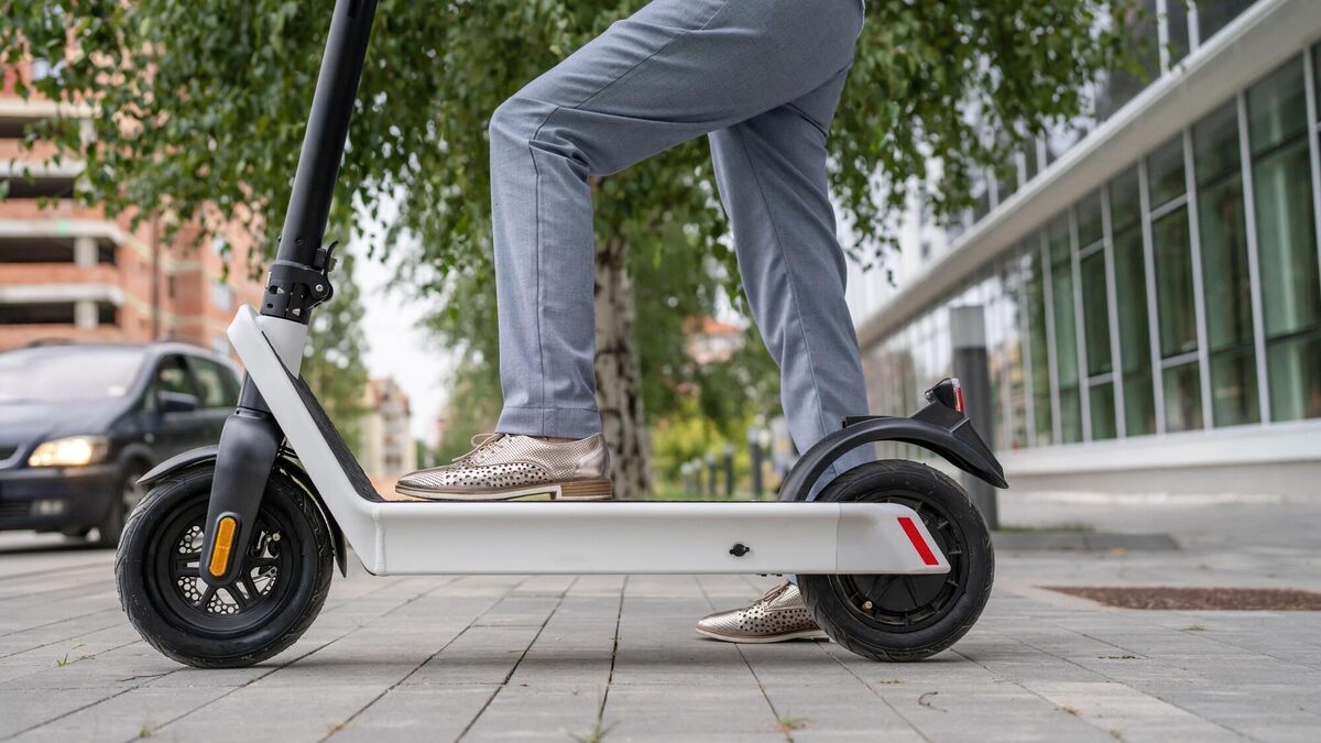 E-scooters: New minimum age, helmet, and hi-vis rules signed off by Government