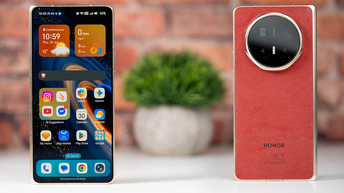 The Honor Magic V6 comes in four colours, but it's hard to beat the new red option for its faux-velvet texture. Picture: Noel Campion The Honor Magic V6 comes in four colours, but it's hard to beat the new red option for its faux-velvet texture. Picture: Noel Campion