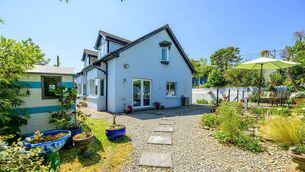 <p>Sunview, Fountainstown, Co. Cork.</p> <p>Sunview, Fountainstown, Co. Cork.</p>