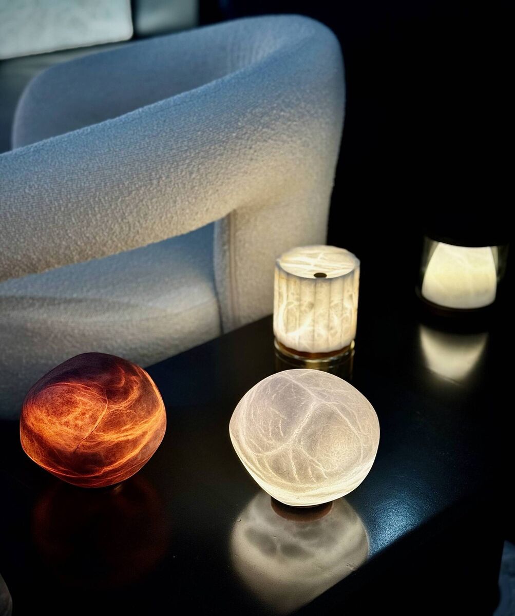 Alabaster rechargeable lamps by Luppichini. Alabaster rechargeable lamps by Luppichini.