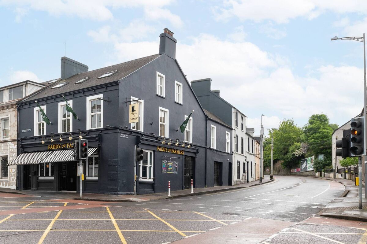 Paddy the Farmers pub and apartments is on sale for €1.9m. 