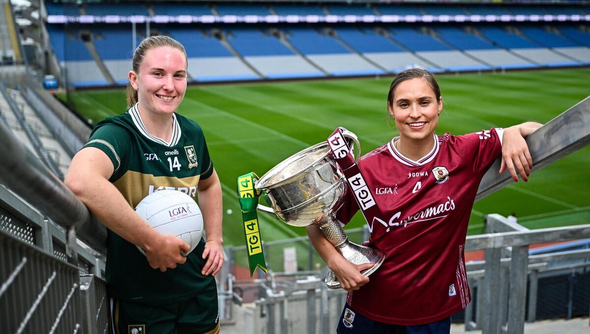 Kerry footballer Síofra O'Shea and Galway footballer Kate Geraghty. Pic: Piaras Ó Mídheach/Sportsfile Kerry footballer Síofra O'Shea and Galway footballer Kate Geraghty. Pic: Piaras Ó Mídheach/Sportsfile