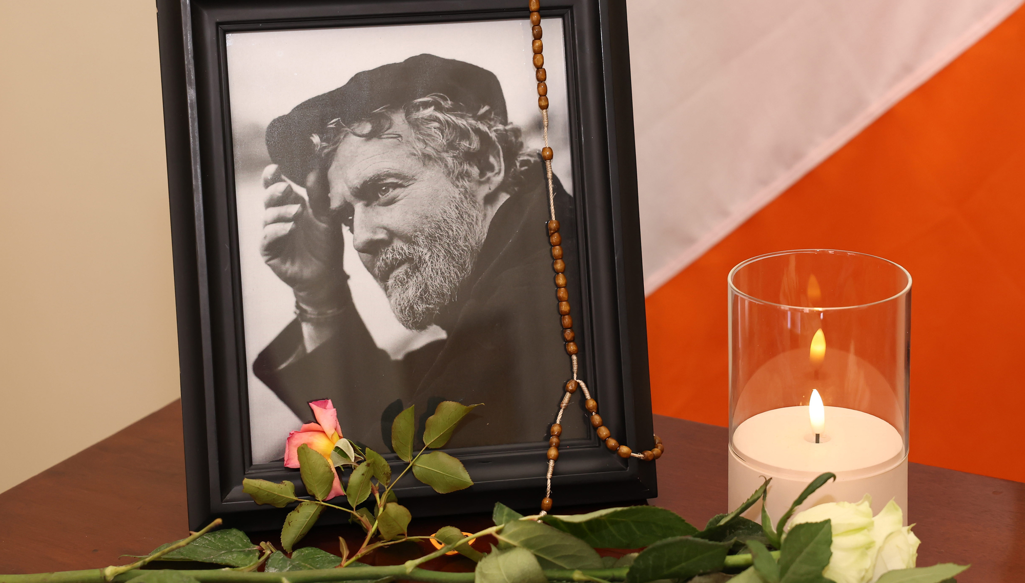 Public wake for Glen Hansard on Monday