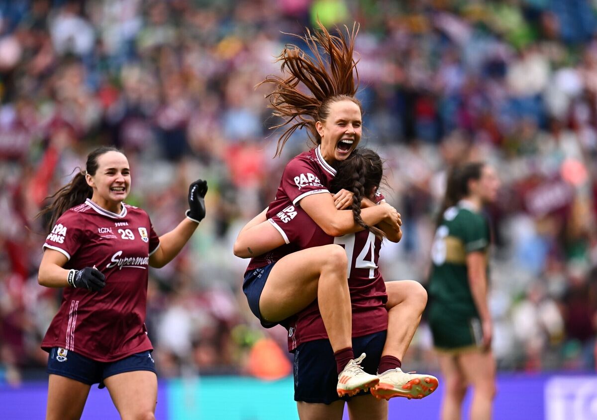 Galway players Olivia Divilly and Leanne Coen, 14, celebrate after victory in the LGFA TG4 All-Ireland Senior Championship final match against Kerry at Croke Park. Pic: Piaras Ó Mídheach/Sportsfile Galway players Olivia Divilly and Leanne Coen, 14, celebrate after victory in the LGFA TG4 All-Ireland Senior Championship final match against Kerry at Croke Park. Pic: Piaras Ó Mídheach/Sportsfile
