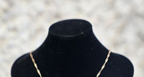 Titanic survivor's heart-shaped pendant to be auctioned in Cork