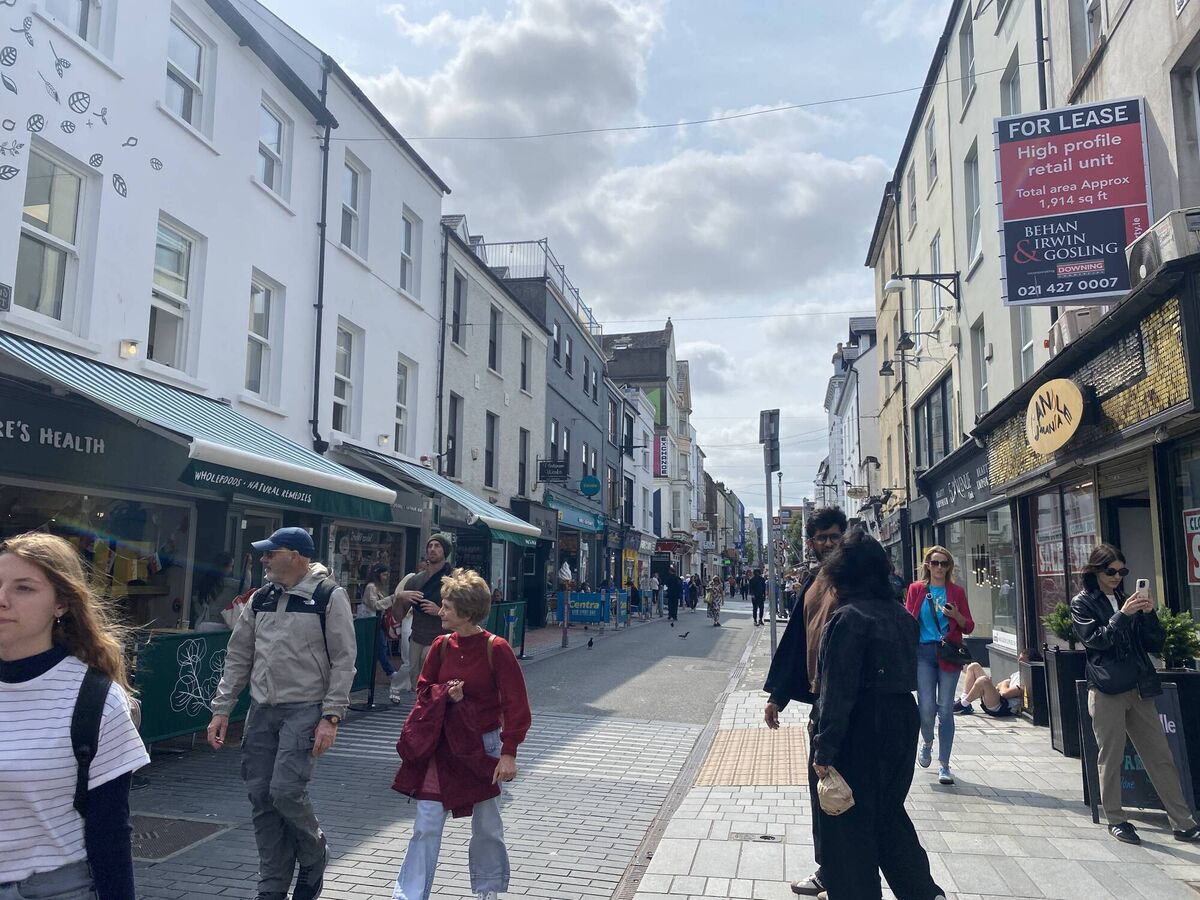 On my travels I went along Oliver Plunkett Street, or as I now prefer to call it (in the style of 'The French Dispatch'), le quartier vape.