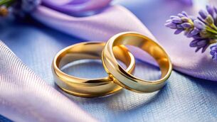 <p>Instead of renewing your wedding vows after 15 or 20 years, couples should renew their promises.</p> <p>Instead of renewing your wedding vows after 15 or 20 years, couples should renew their promises.</p>
