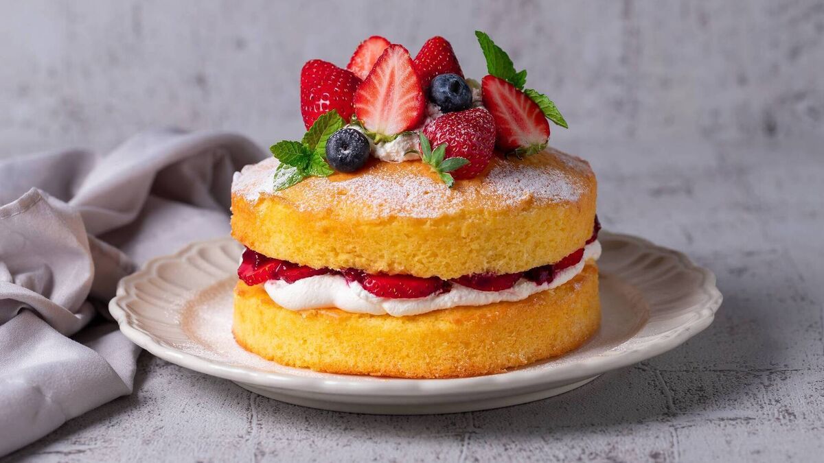 Summer Berry Sponge
