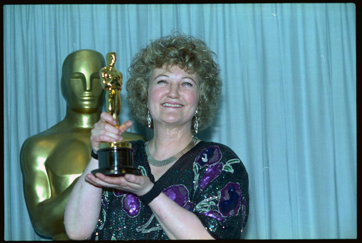 Brenda Fricker holds up her Oscar after winning Best Supporting Actress for her role in My Left Foot. Brenda Fricker holds up her Oscar after winning Best Supporting Actress for her role in My Left Foot.