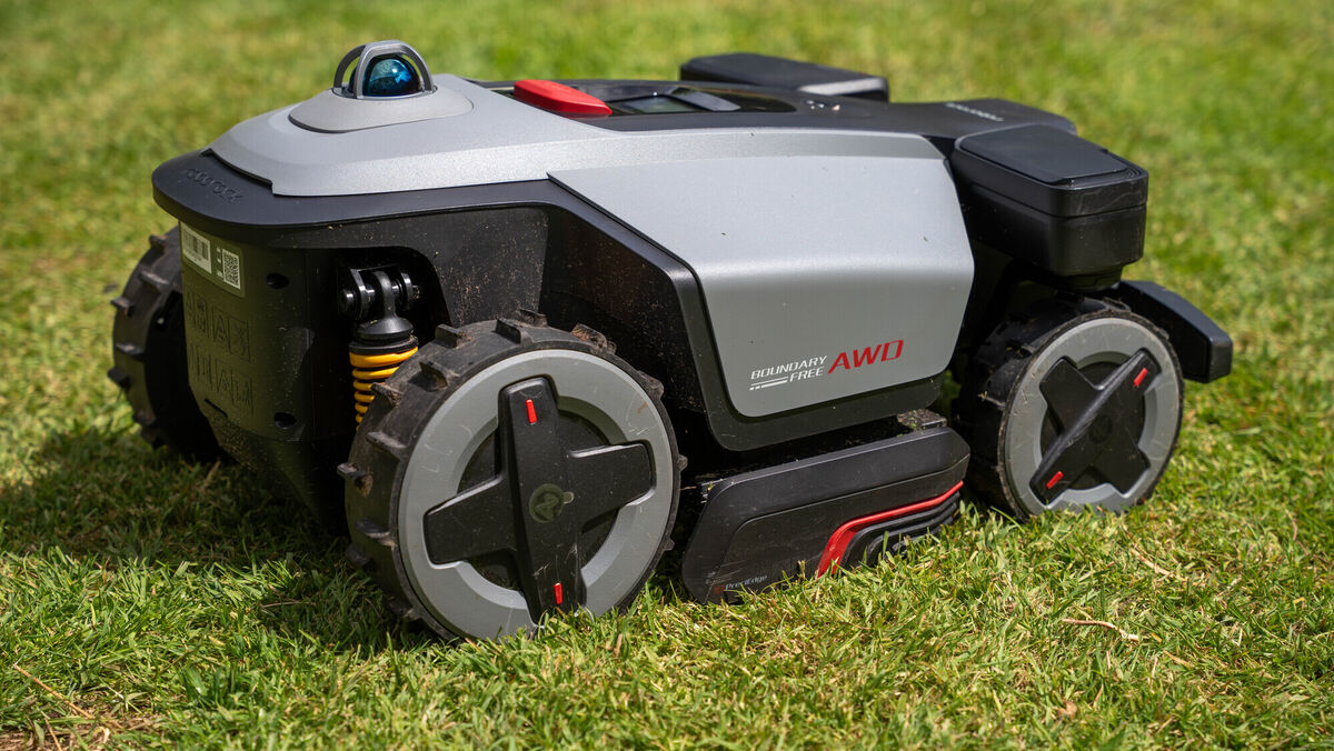 A powerful 150-watt motor drives six blades for an efficient, clean cut. Picture: Noel Campion A powerful 150-watt motor drives six blades for an efficient, clean cut. Picture: Noel Campion