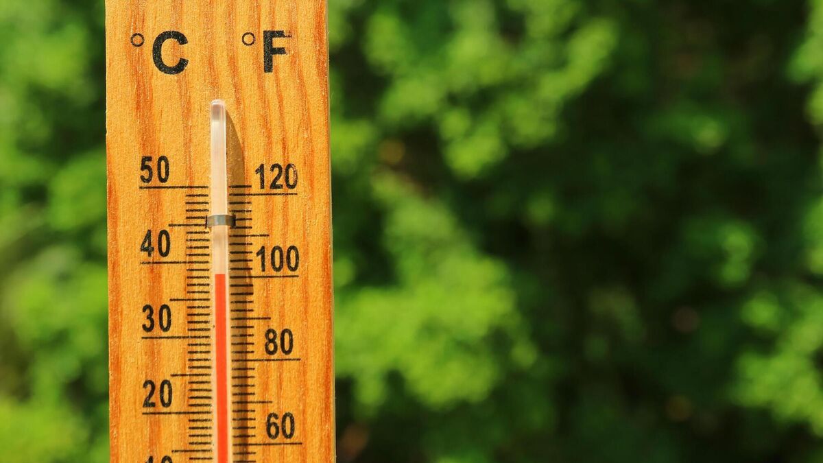 High-temperature warning issued for Leinster and Tipperary as mercury hits 29C