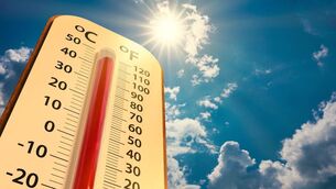 <p>Met Éireann has issued a status yellow high temperature warning for Leinster and Tipperary, which came into effect at 6am this morning and is vailed until 6am on Friday.</p>