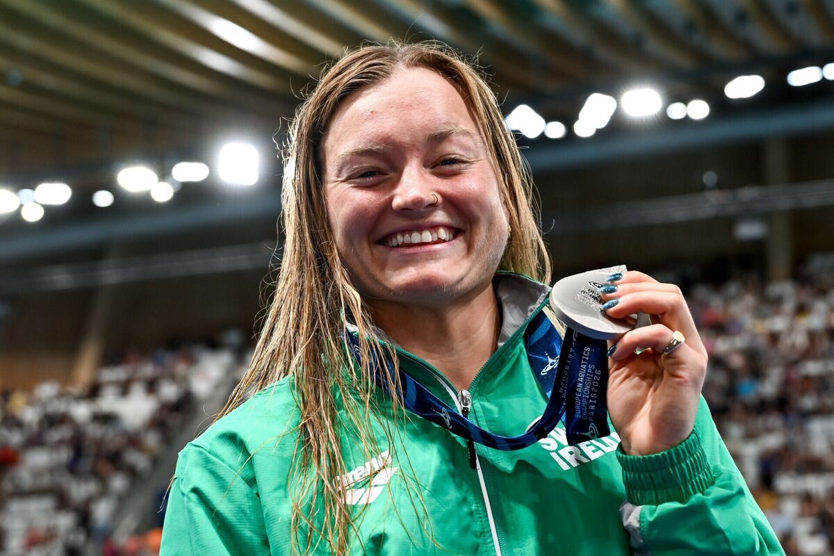 Ireland’s Mona McSharry celebrates with her silver medal. Pic: ©INPHO/Andrea Staccoli Ireland’s Mona McSharry celebrates with her silver medal. Pic: ©INPHO/Andrea Staccoli