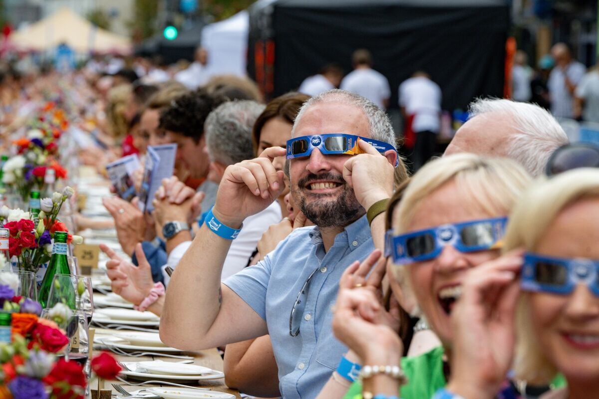 Diners at the Cork on a Fork Long Table try out their solar glasses courtesy of the Blackrock Castle Observatory. Picture: Chani Anderson Diners at the Cork on a Fork Long Table try out their solar glasses courtesy of the Blackrock Castle Observatory. Picture: Chani Anderson