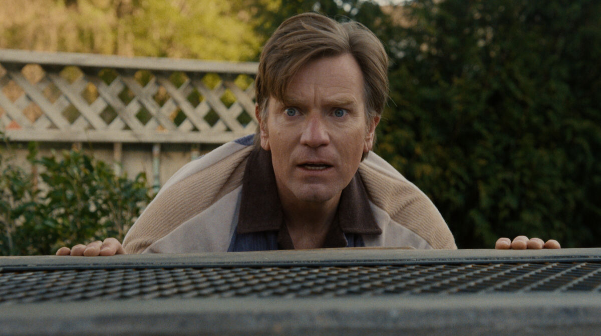 Ewan McGregor as Greg Platt in The End of Oak Street.