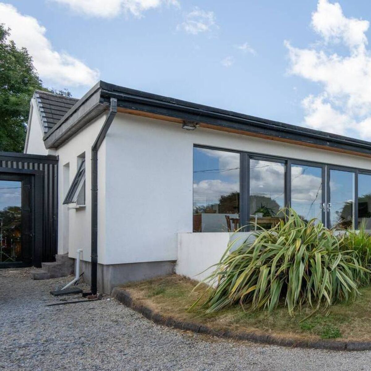 irishexaminer.com - Caroline Delaney - In pictures: €495k Waterfall home - a voguish retreat with panoramic views
