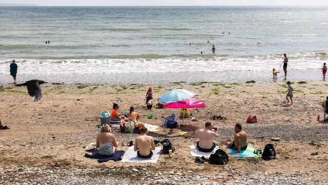 <p>Fountainstown, Co Cork on June 25, one of the hottest days of the year so far. One complaint to Met Éireann said its website routinely showed temperatures of only 15C or 16C while other forecasts suggested highs of 25C-27C during the heatweaves. Picture: David Creedon</p>